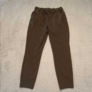 Lululemon On The Fly Pant *27" Dark Olive size 4
